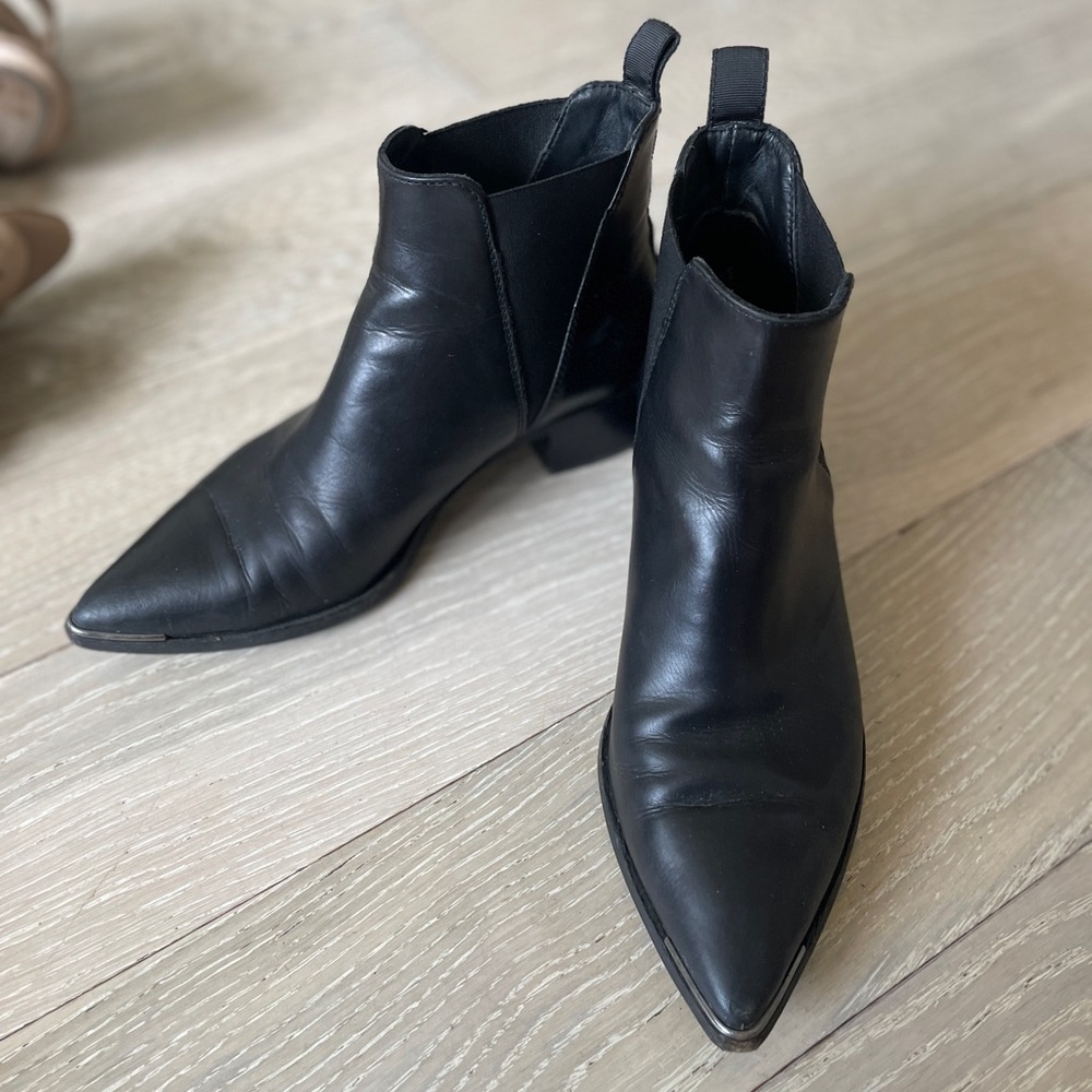 Acne used jensen chelsea boots / women us 6 / leather / sleek style /